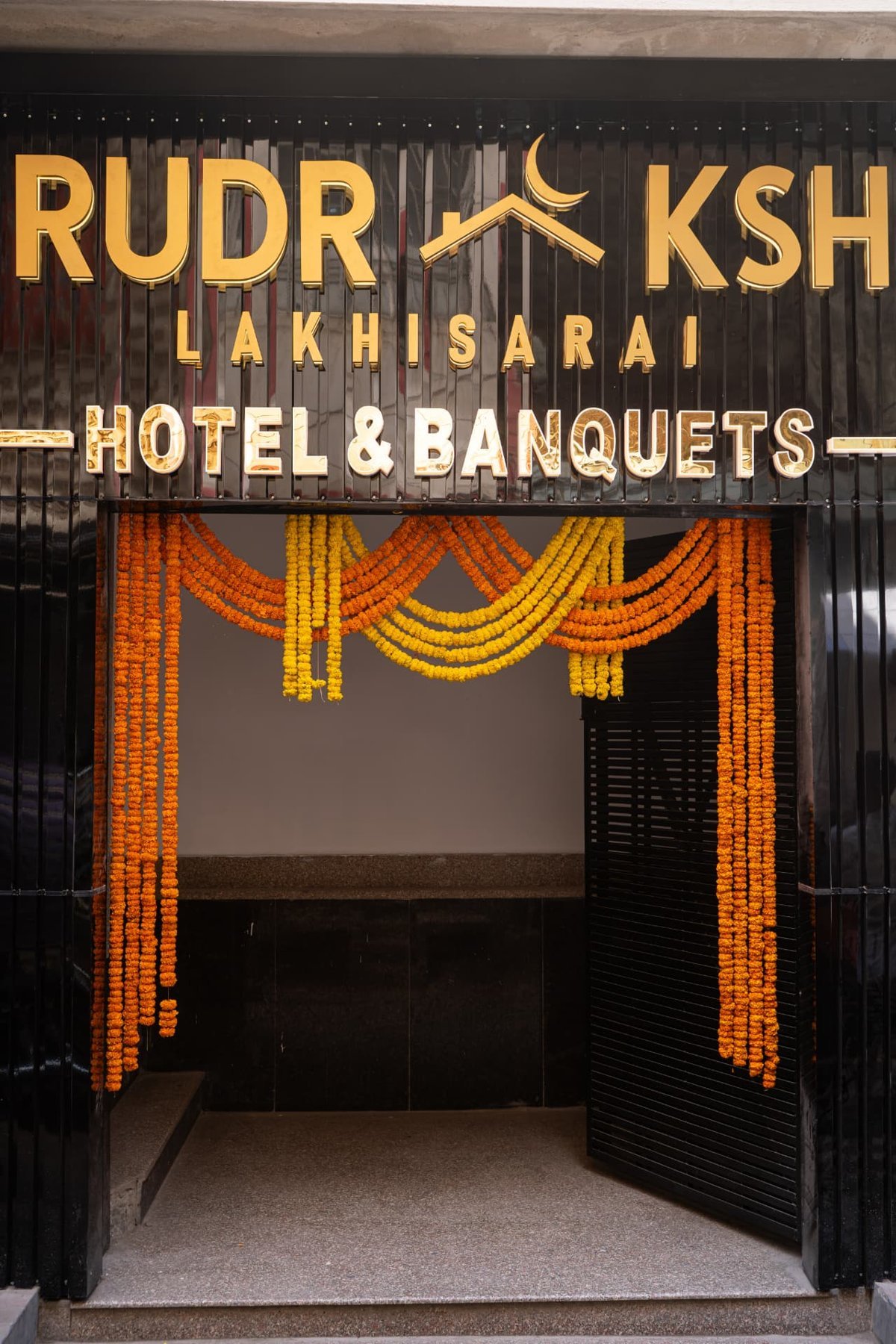 Rudraksh Hotel & Banquets exterior